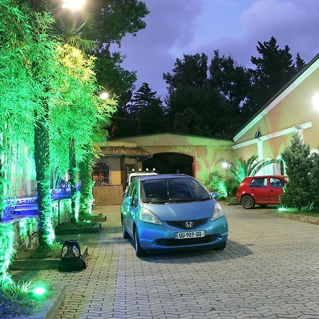 Eleon Hotel Kutaisi Ngoại thất bức ảnh