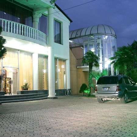 Eleon Hotel Kutaisi Ngoại thất bức ảnh