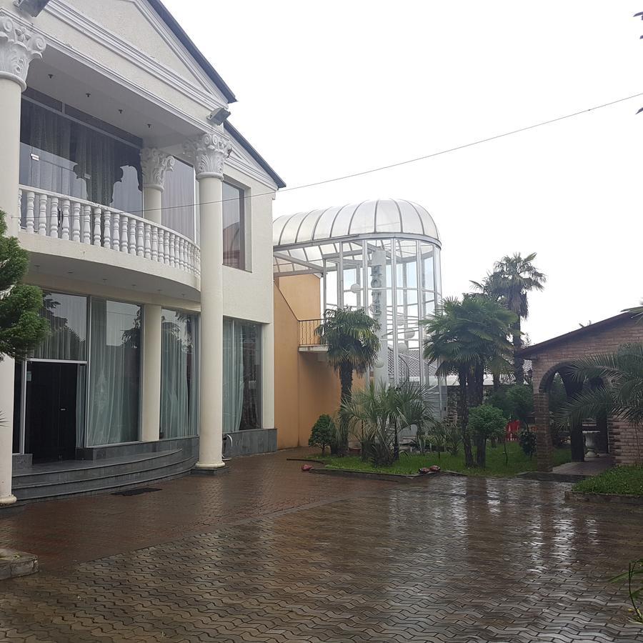 Eleon Hotel Kutaisi Ngoại thất bức ảnh