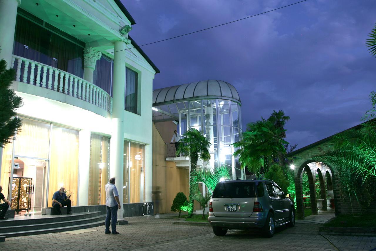Eleon Hotel Kutaisi Ngoại thất bức ảnh