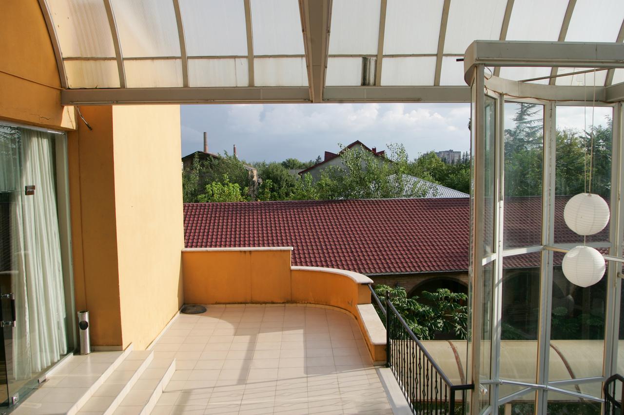 Eleon Hotel Kutaisi Ngoại thất bức ảnh