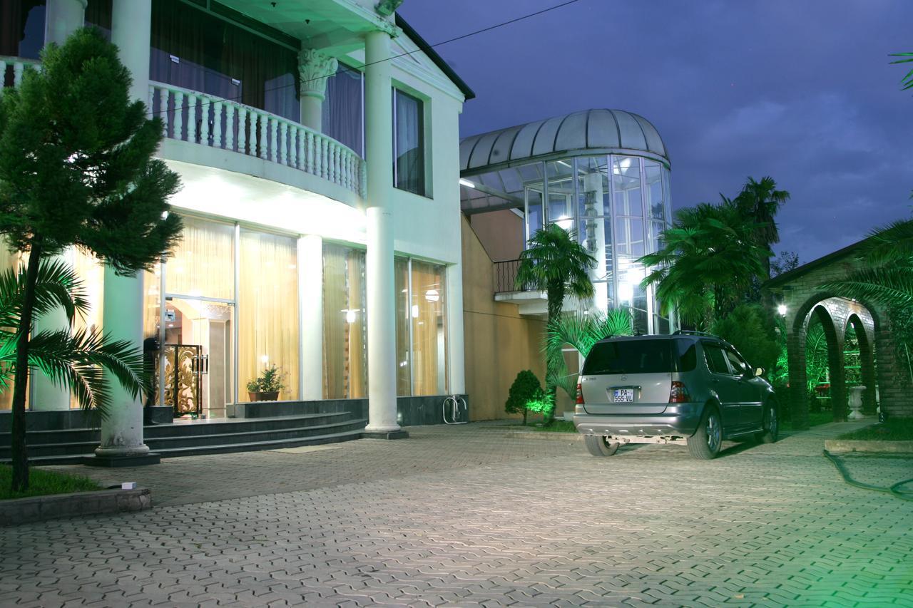 Eleon Hotel Kutaisi Ngoại thất bức ảnh