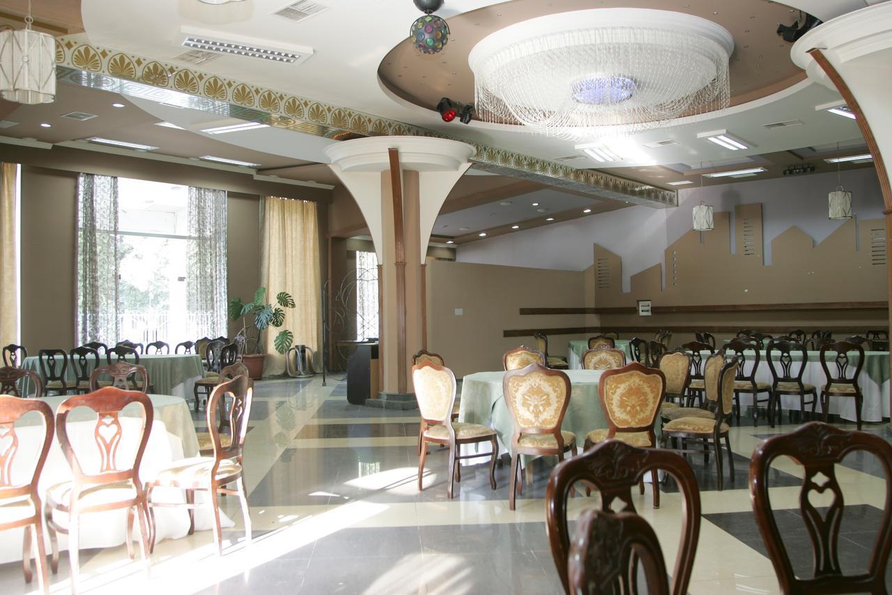 Eleon Hotel Kutaisi Ngoại thất bức ảnh
