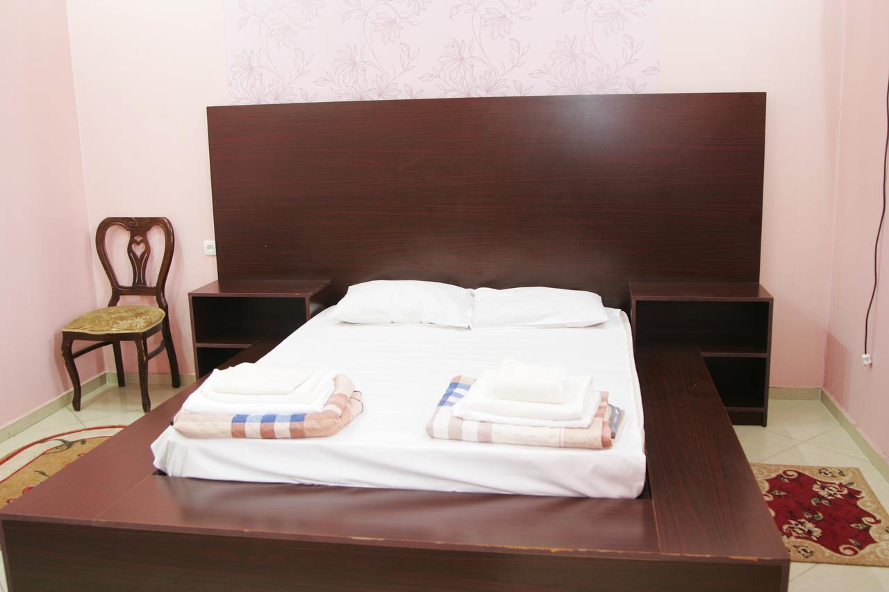 Eleon Hotel Kutaisi Ngoại thất bức ảnh