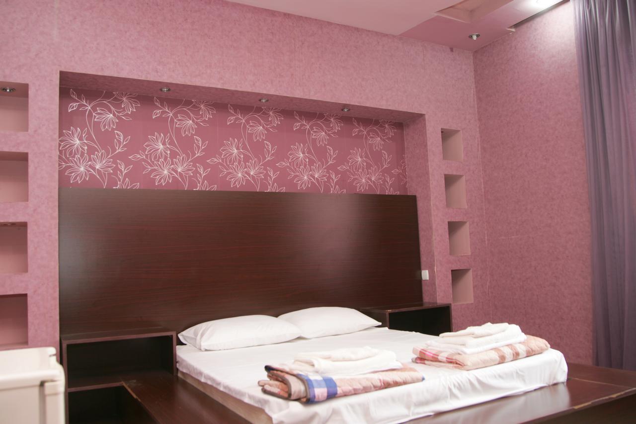 Eleon Hotel Kutaisi Ngoại thất bức ảnh