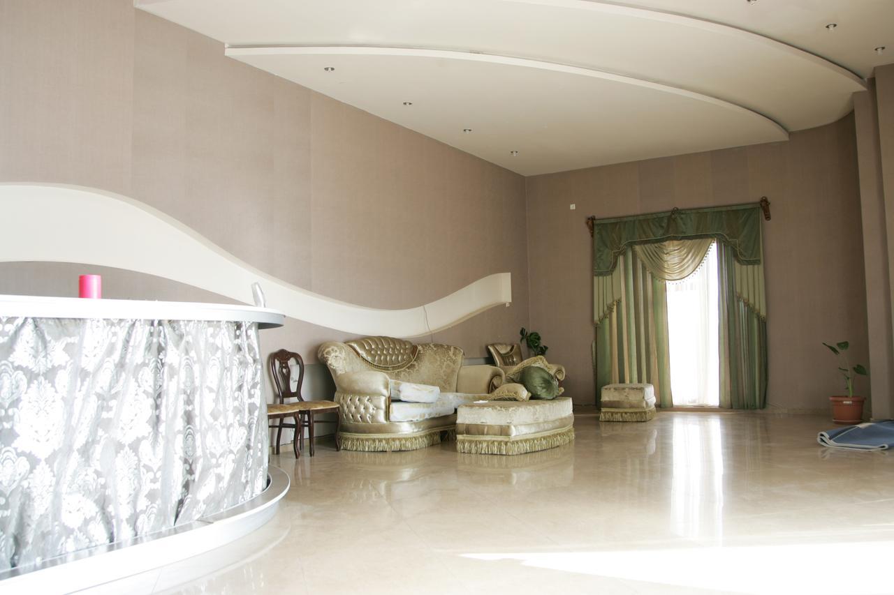Eleon Hotel Kutaisi Ngoại thất bức ảnh