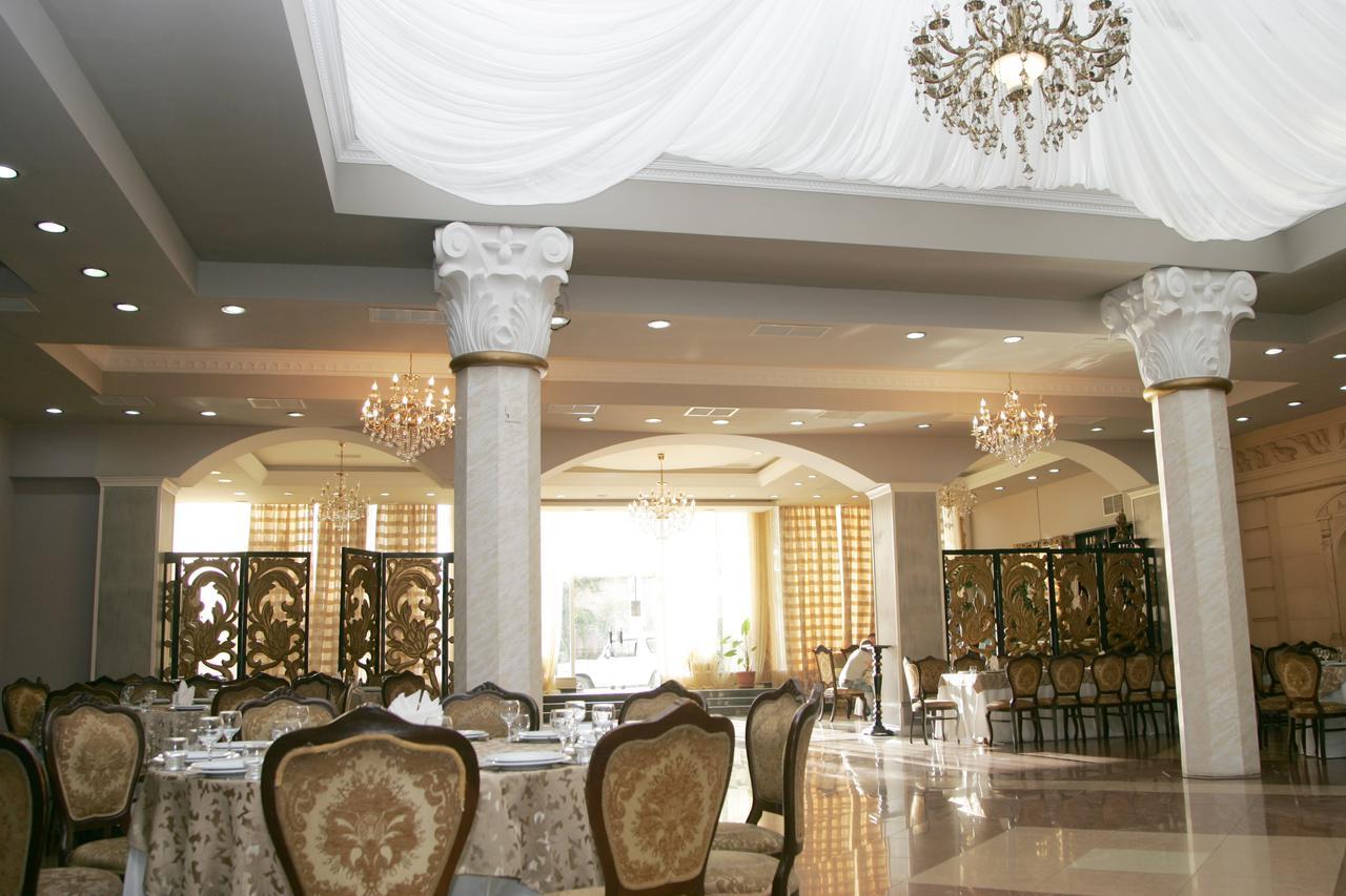 Eleon Hotel Kutaisi Ngoại thất bức ảnh