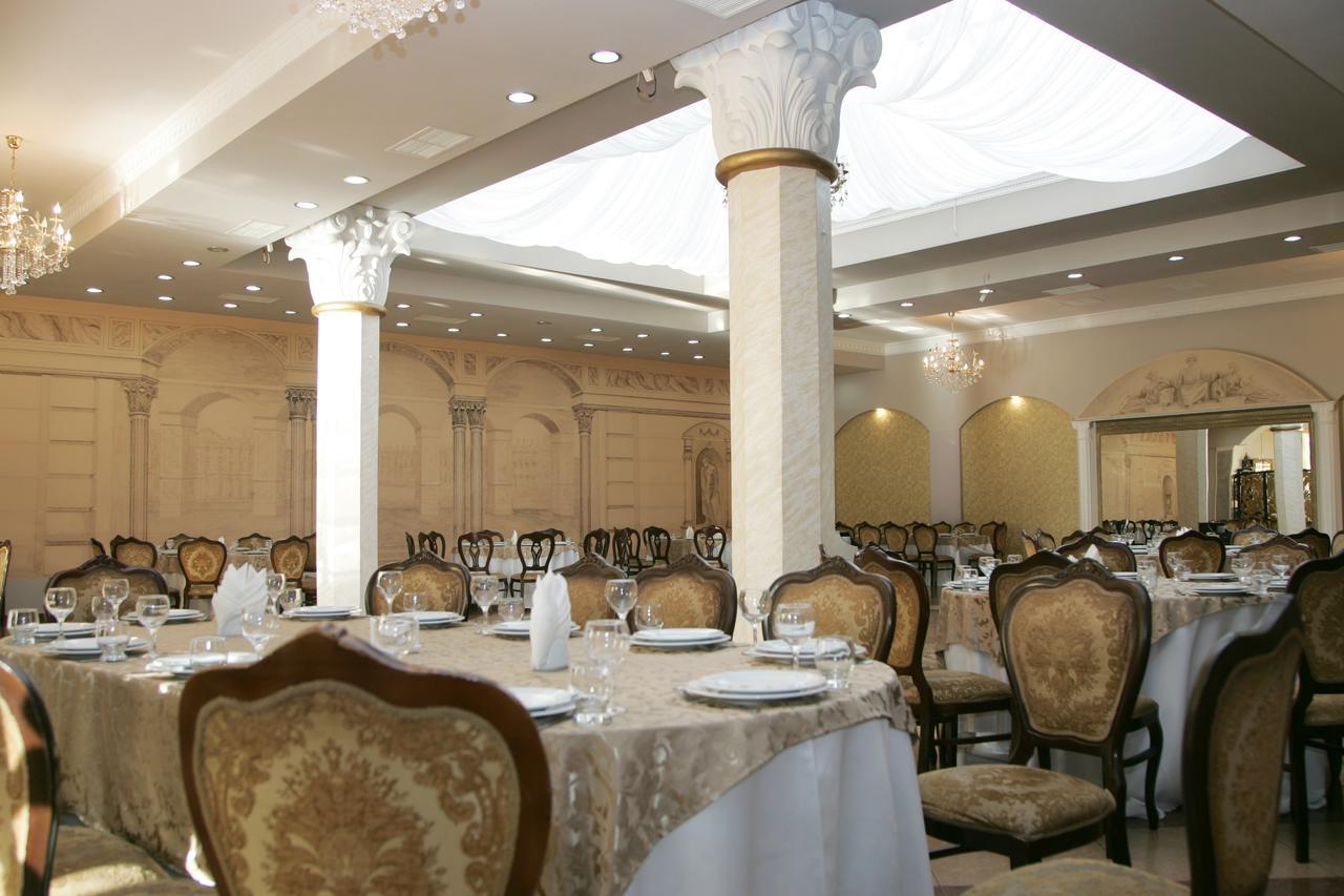 Eleon Hotel Kutaisi Ngoại thất bức ảnh