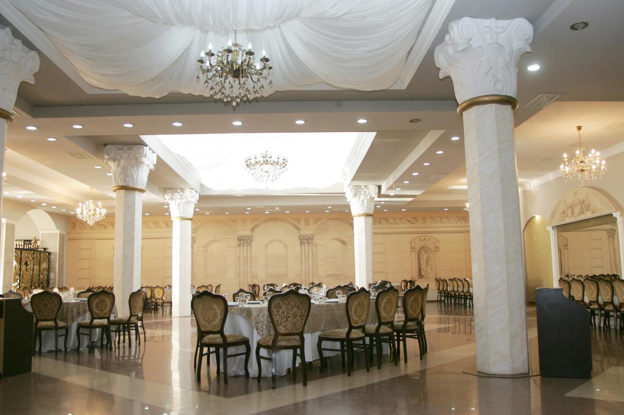 Eleon Hotel Kutaisi Ngoại thất bức ảnh
