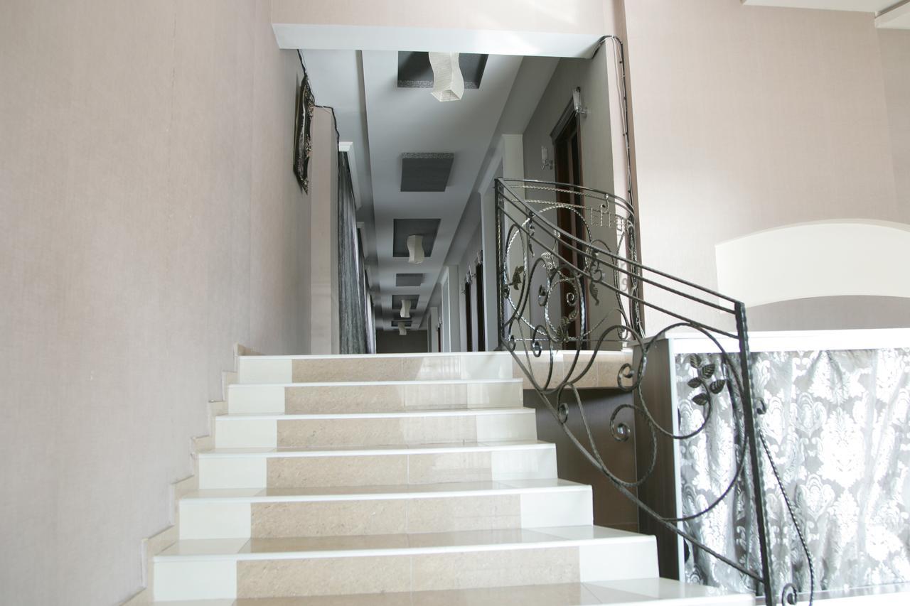 Eleon Hotel Kutaisi Ngoại thất bức ảnh